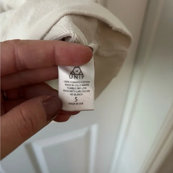 UNIF Cream Sweatshirt with Black Logo - Picture 4 of 6